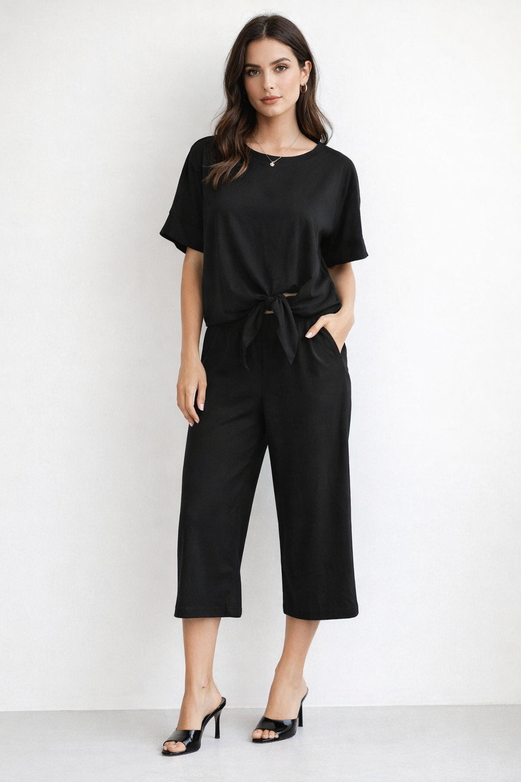 Pantalones Para Mujer Amplio Corto Con Pinzas W61113 Negro