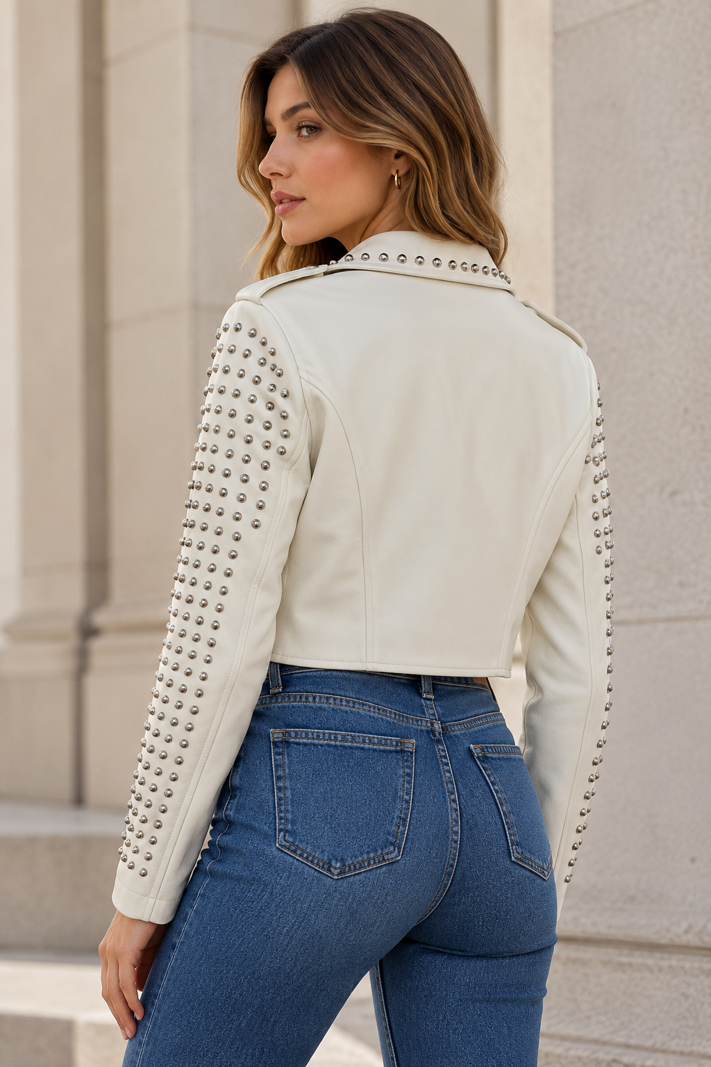 Chamarras Para Mujer Biker Estoperoles Plateados Q43201 Crema