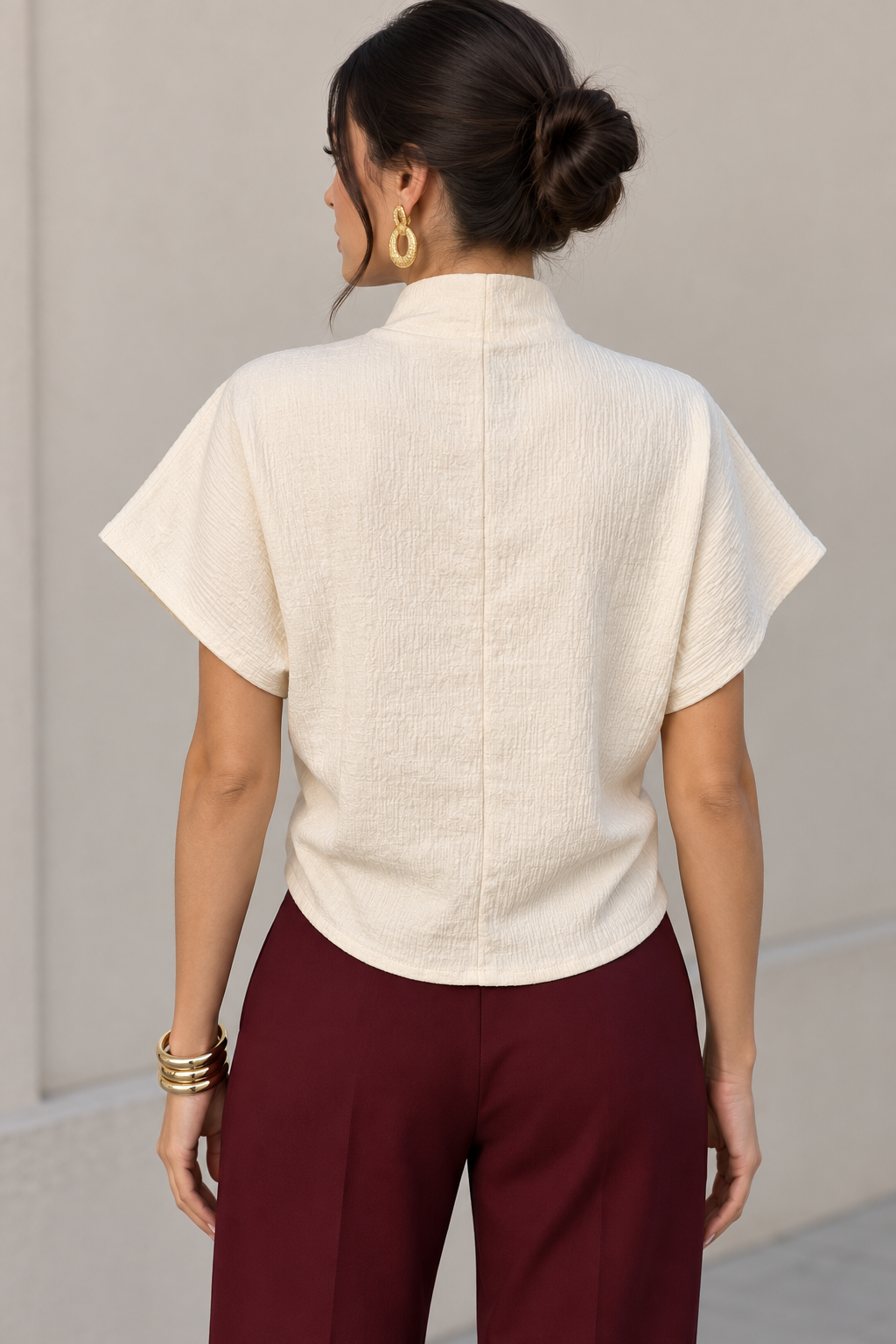 Blusas Para Mujer De Tejido Texturizado Con Cuello Alto Tipo Murciélago N63125 Crema