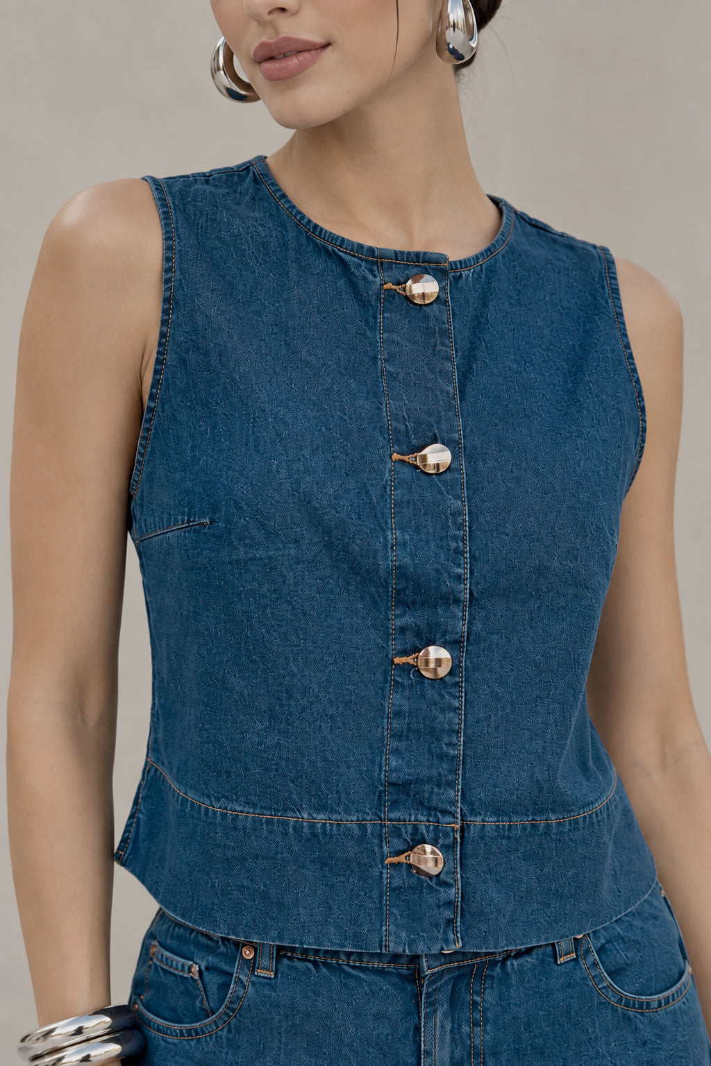 Chalecos Para Mujer De Mezclilla Con Botones Metálicos R63103 Unico
