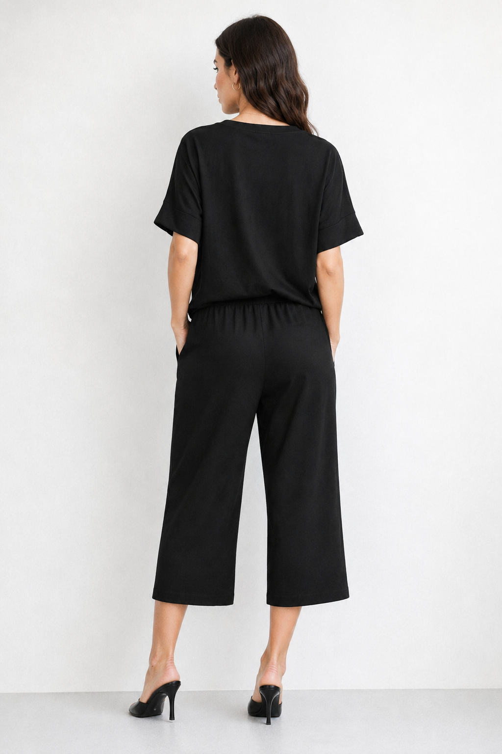 Pantalones Para Mujer Amplio Corto Con Pinzas W61113 Negro
