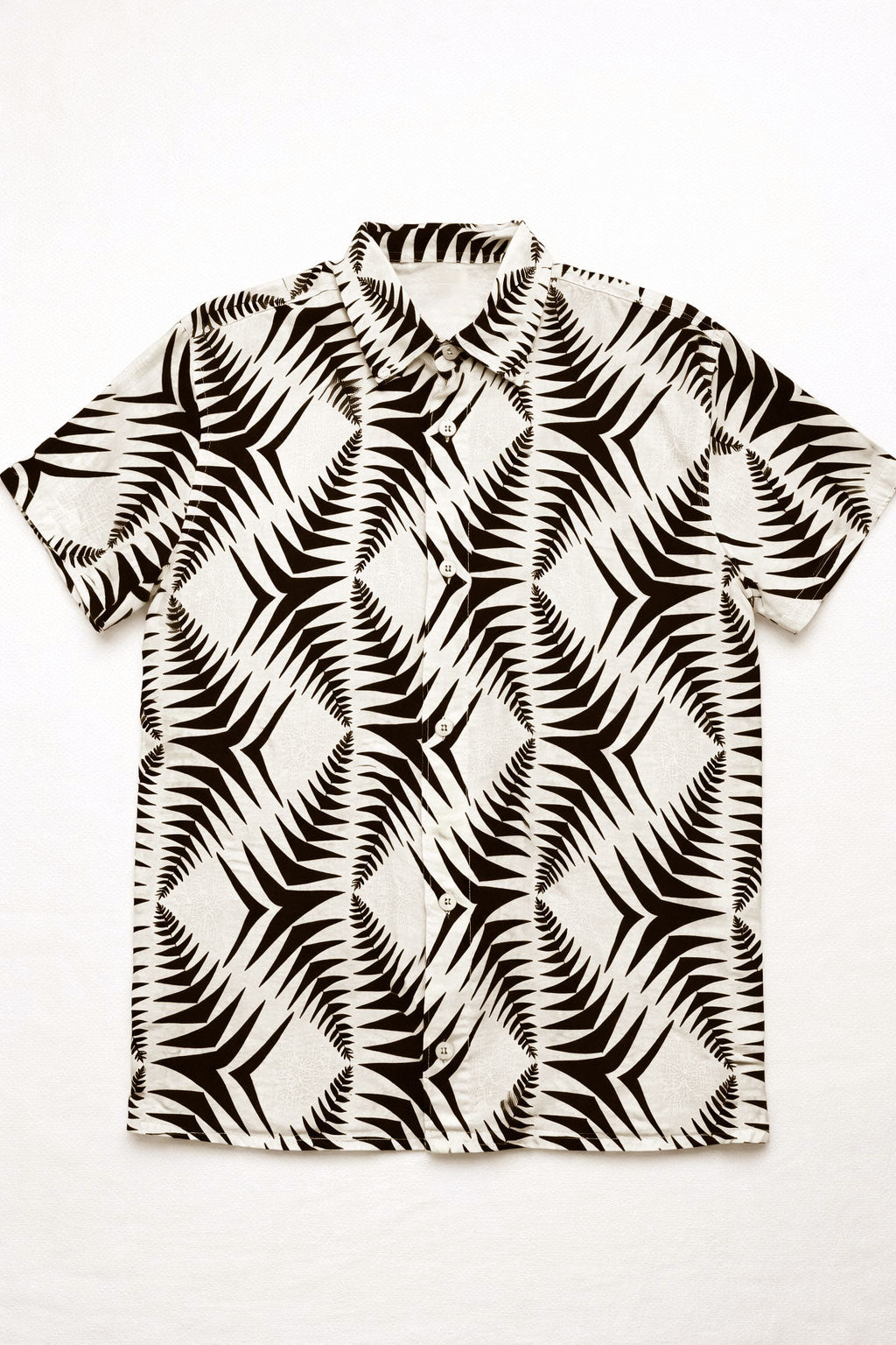 Camisas Para Hombre Manga Corta Estampado Tropical B51572 Hueso