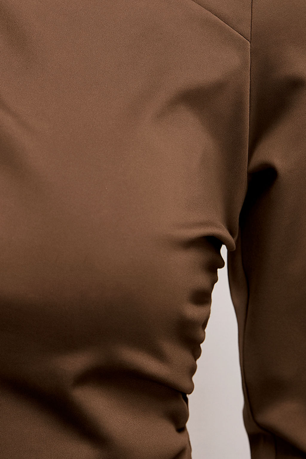 Blusas Para Mujer Cuello Asimétrico Fruncido Lateral N53130 Cafe